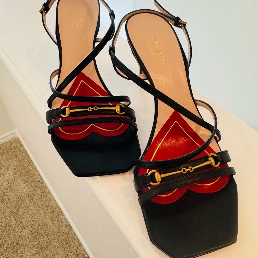 Never worn Gucci Black horsebit Strappy Heels 37 size 7